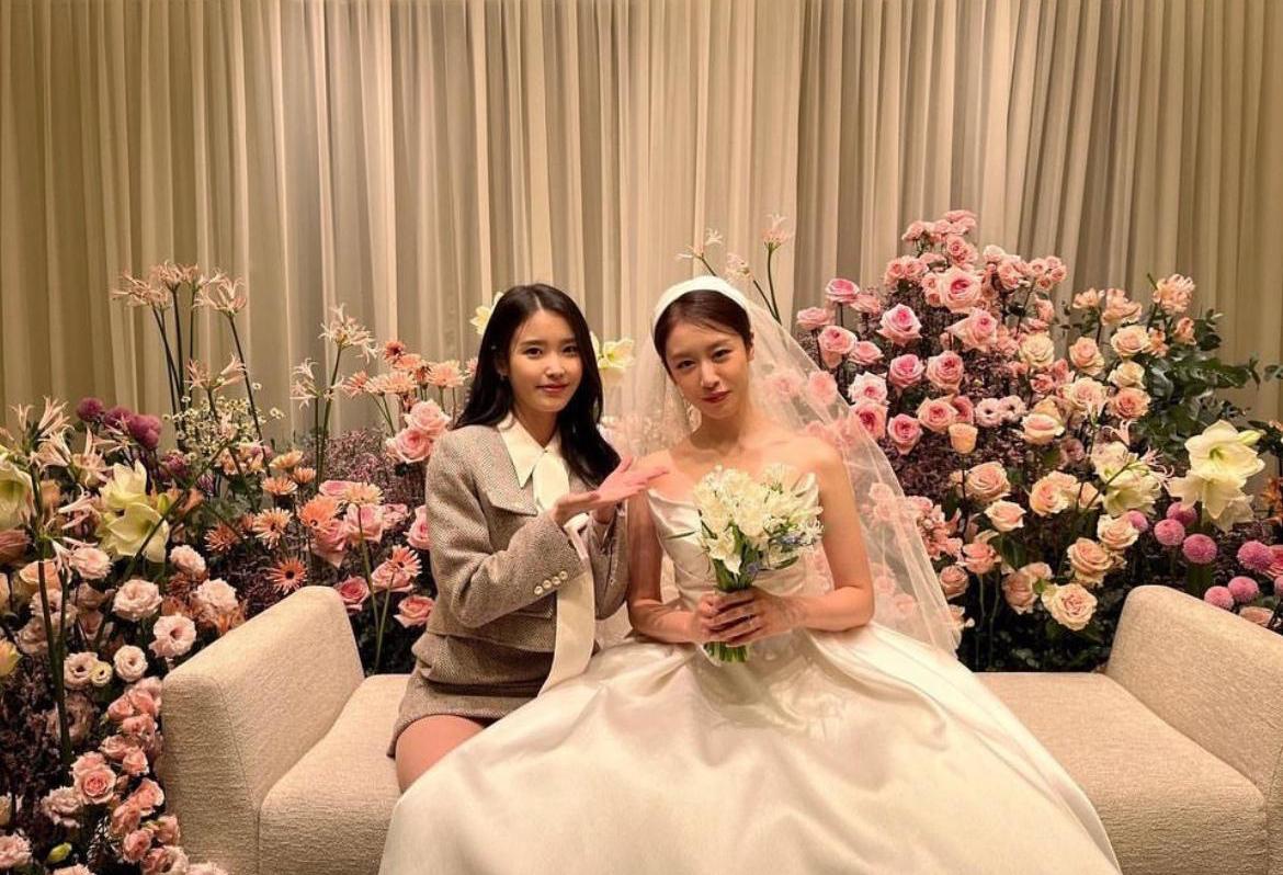 朴智妍出街 (朴智妍婚纱分析)