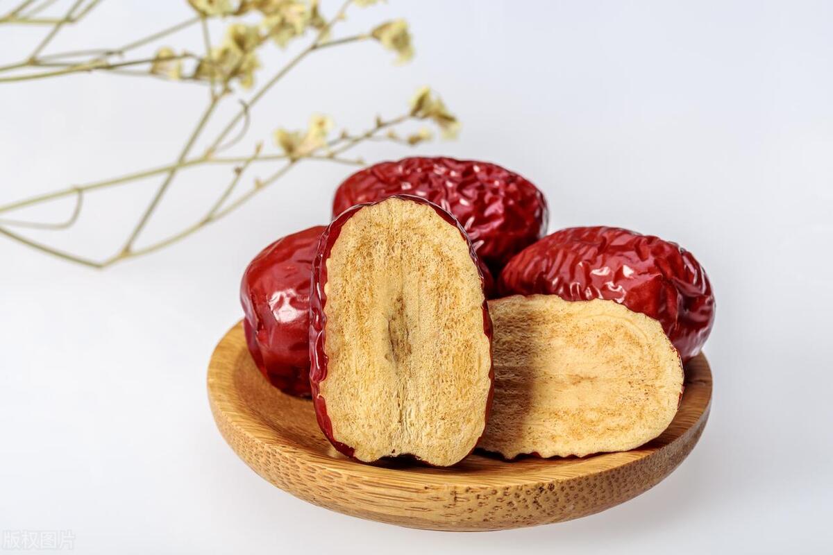 干红枣和新鲜红枣有什么区别,怎样挑选大枣大红枣