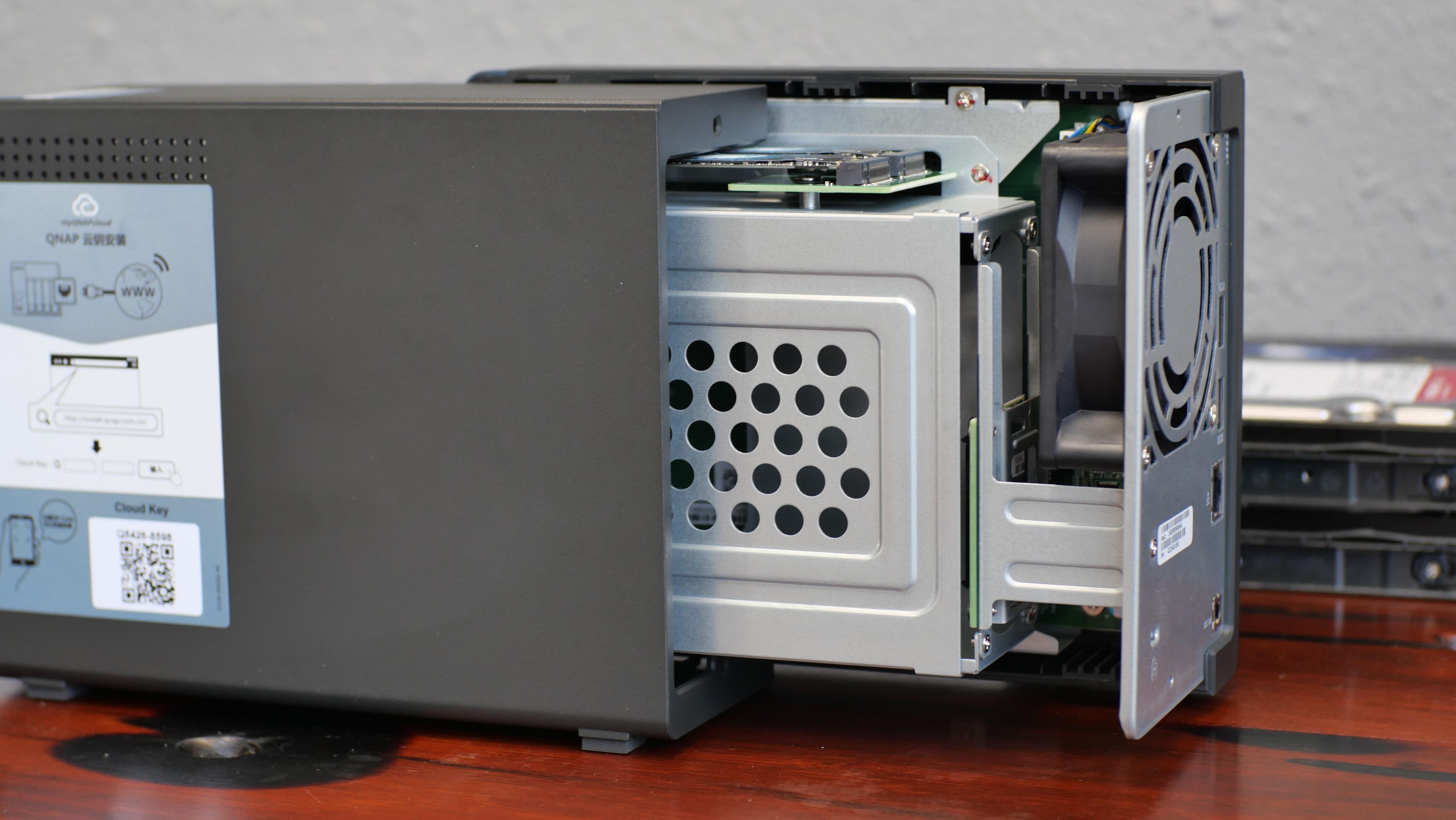 小体积大容量，4TB的超大数据也能装入口袋东芝4TB旗舰A5移动硬盘