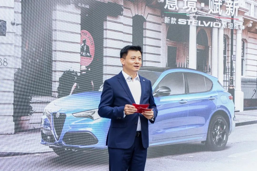 阿尔法罗密欧走街视频,阿尔法罗密欧高速冲坡