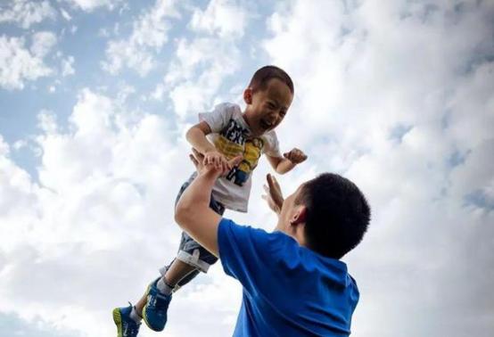 17岁亲生儿子被同学杀害后续,17岁儿子被同学杀害追凶17年