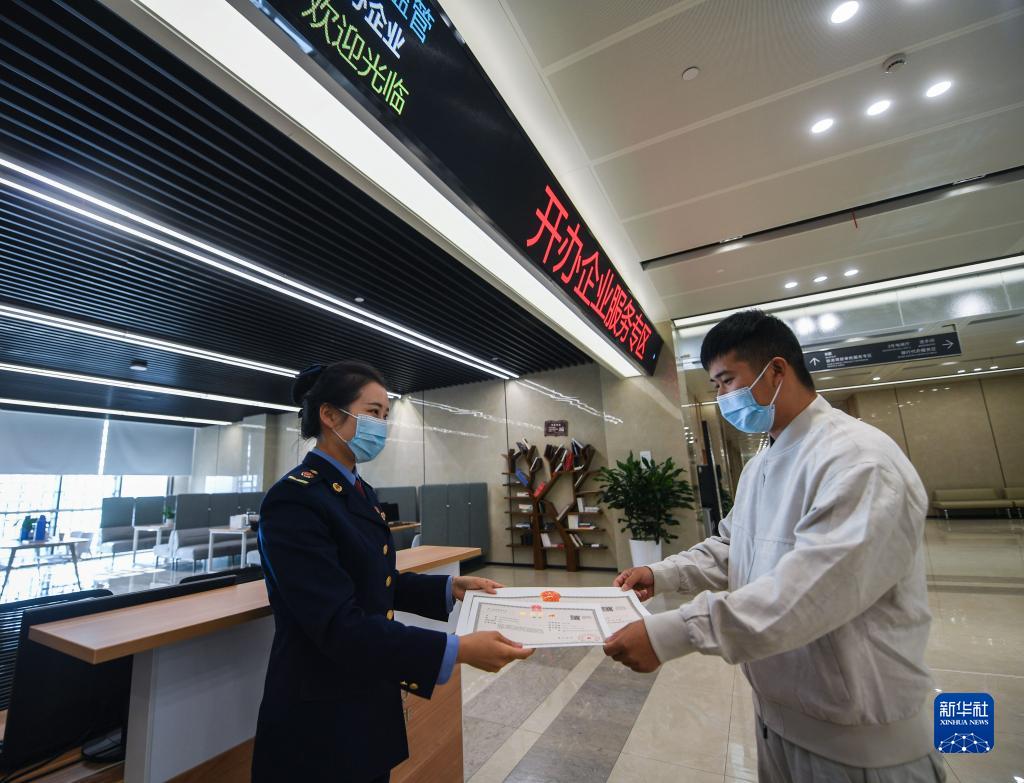 建设德才兼备的执政骨干队伍,建设高素质干部队伍助力乡村振兴