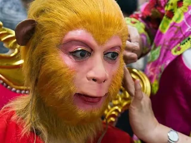 六小龄童晒照庆结婚30周年,六小龄童庆祝结婚34周年