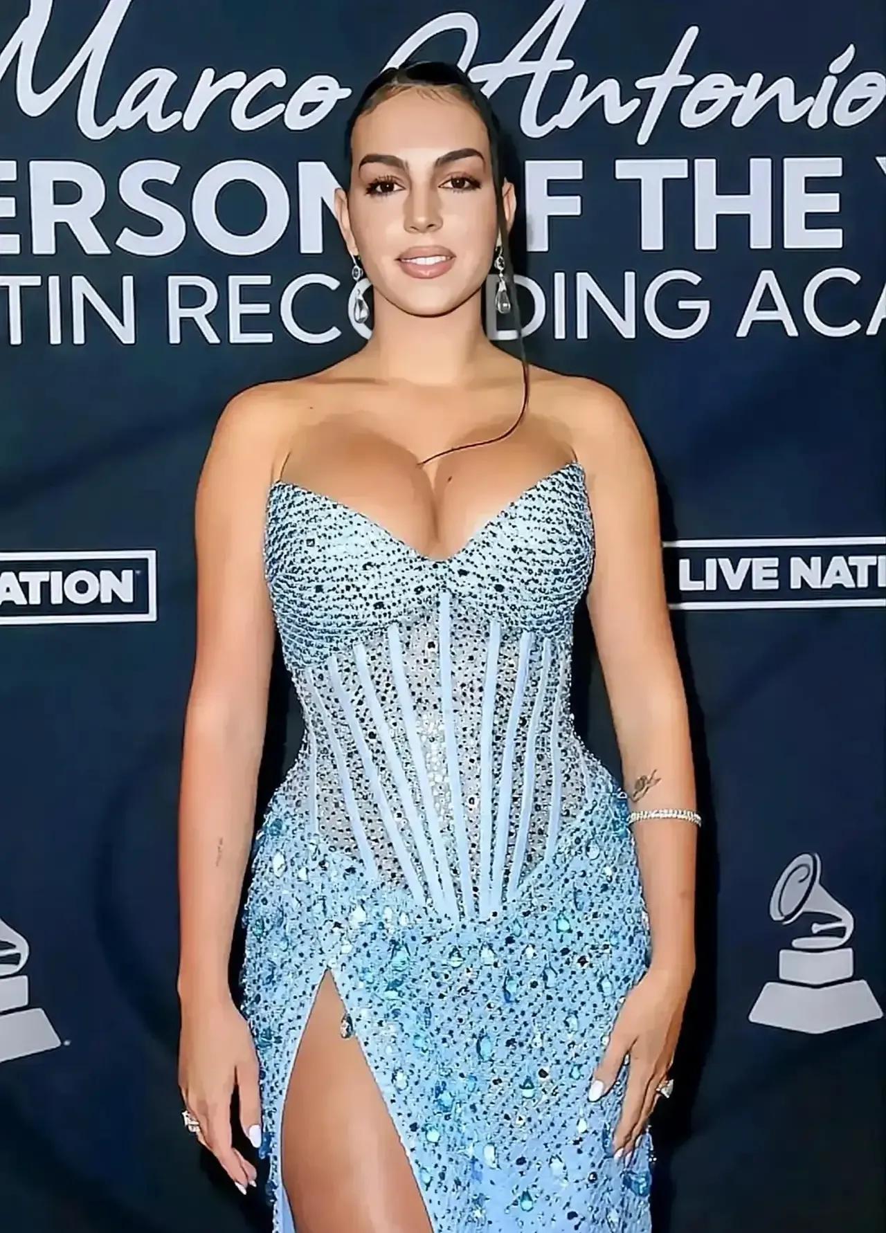 梅西和c罗绝代双骄的时代,梅西和c罗的年轻时