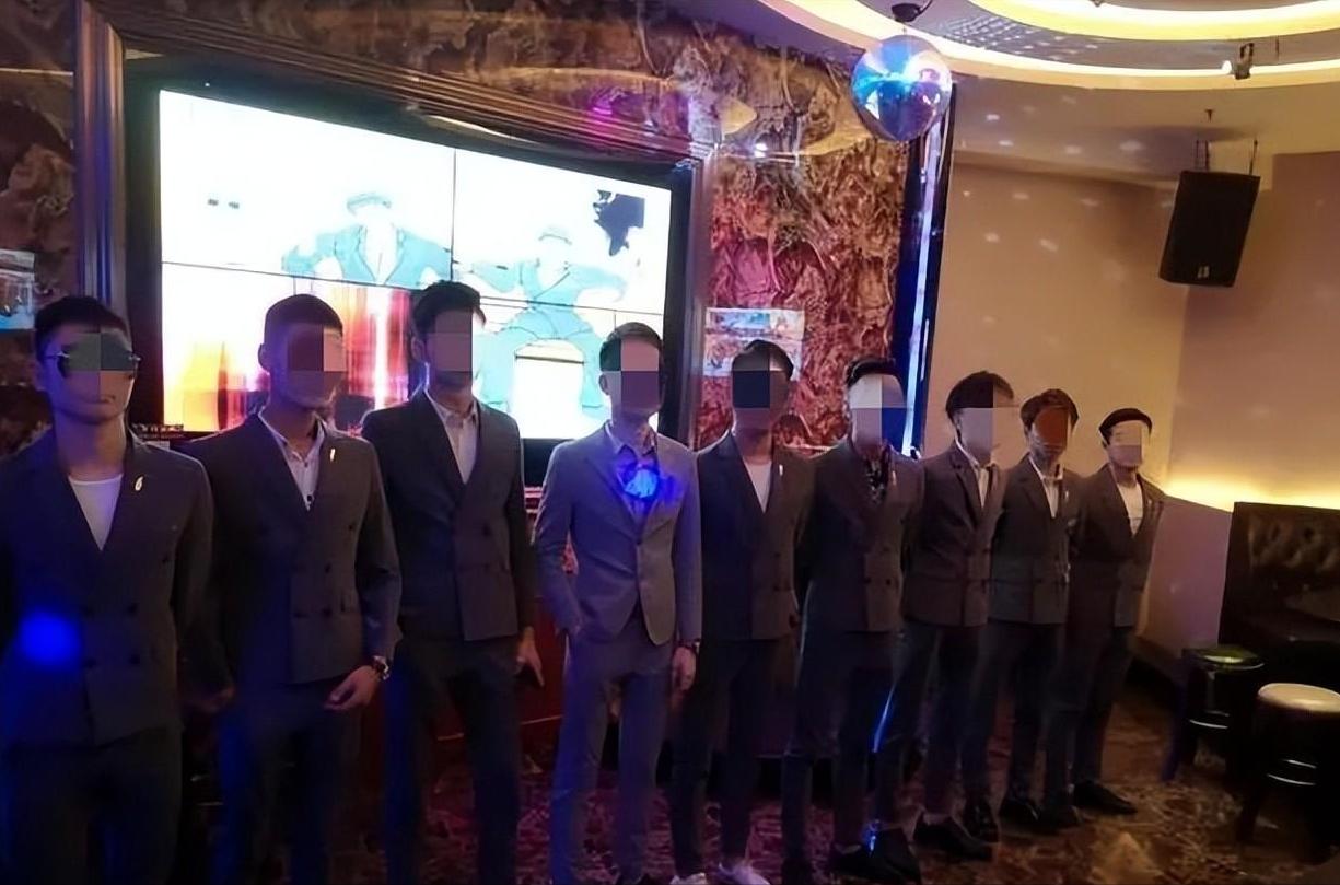 内蒙“白富美”涉嫌淫乱被警方抓获，声称他们7人都是我男朋友！