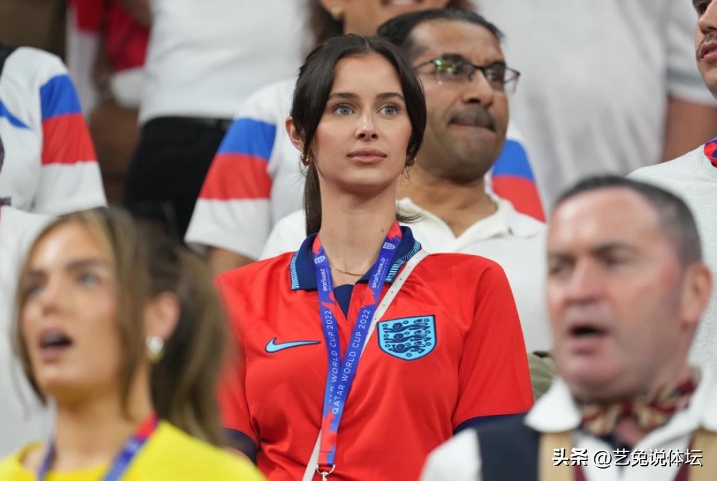 英格兰太太团卡塔尔,英格兰太太团包机前往卡塔尔