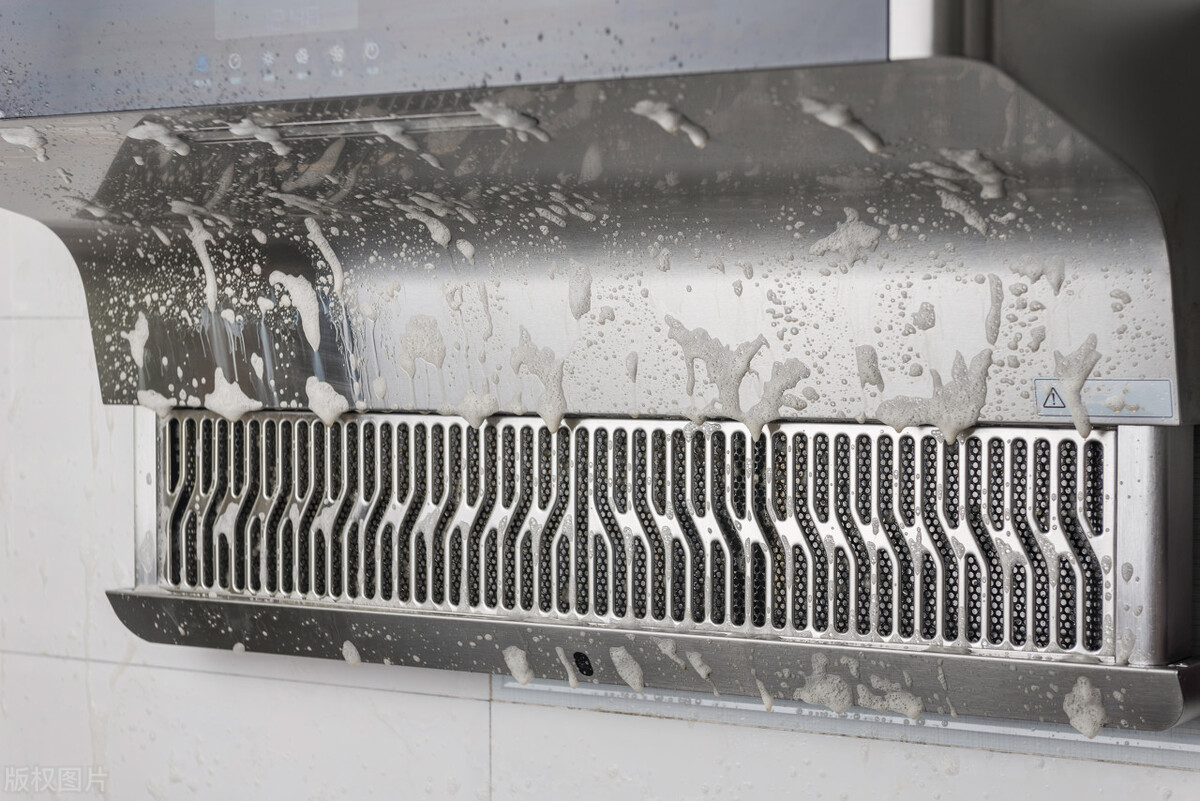 油烟机不管多脏教你一招,油烟机用什么东西能搞干净