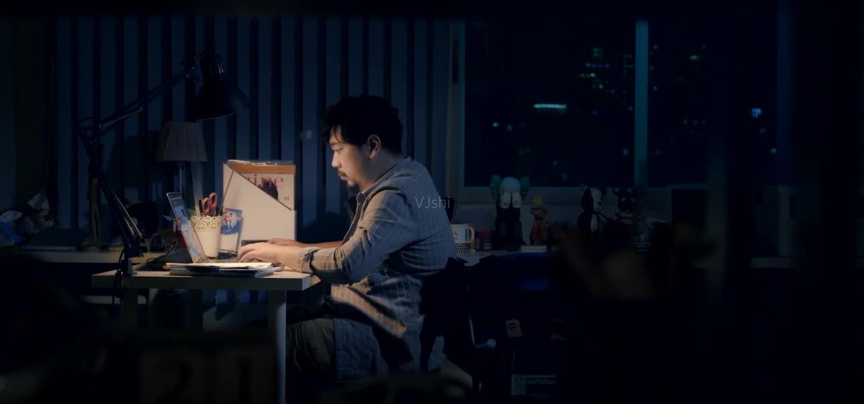 为何白头发越长越多?医生坦言:除了年龄,还可能是缺乏2种营养素