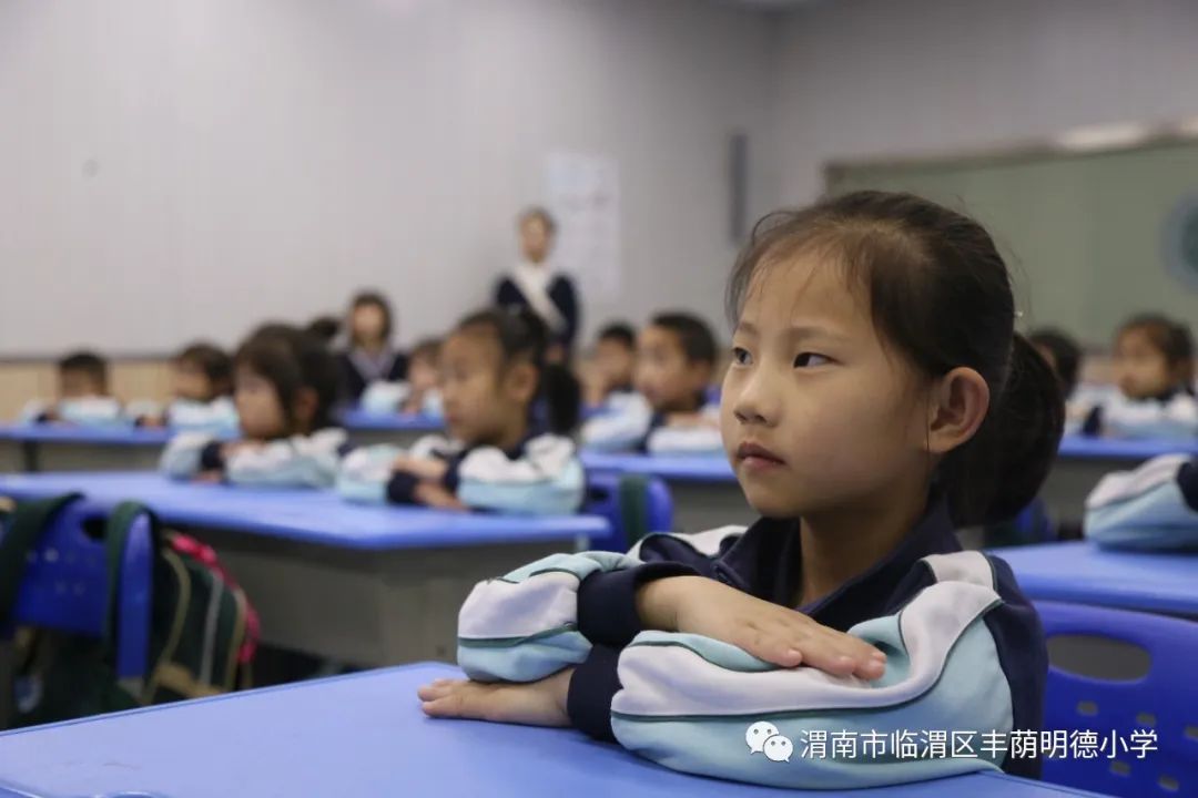 涓板窞骞煎皬琛旀帴,涓拌崼