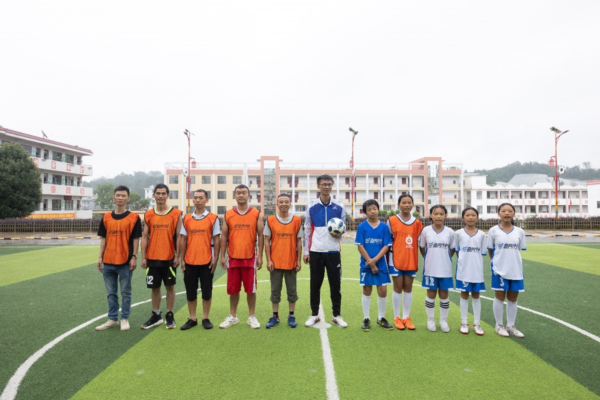 追风女孩足球比赛,追风女孩足球队