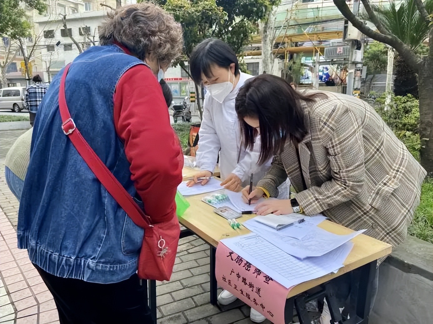 便民服务、漂流书吧、聊天议事，这个“庭院会客厅”不一般！