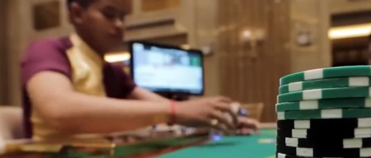 女的*光脱**拍卖，男的生拔指甲，真实的边境赌博，远比你想象的可怕