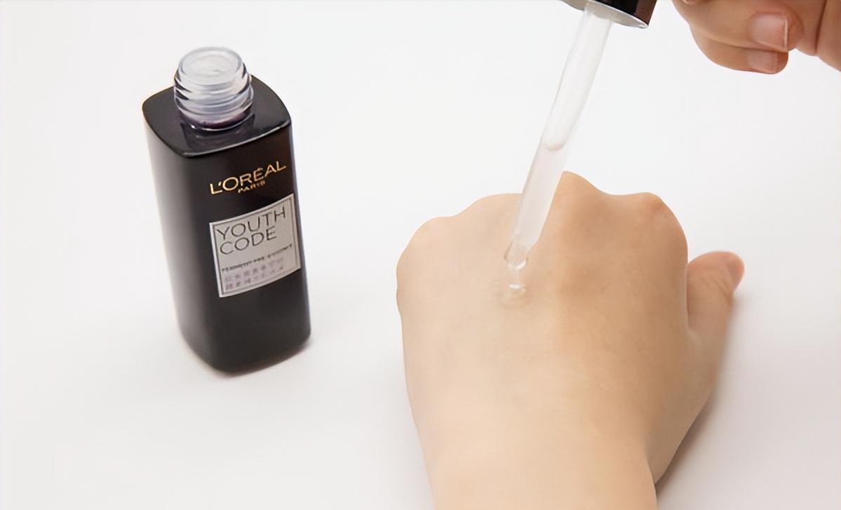 小黑瓶和黑绷带哪个好,黑绷带小样比正品便宜