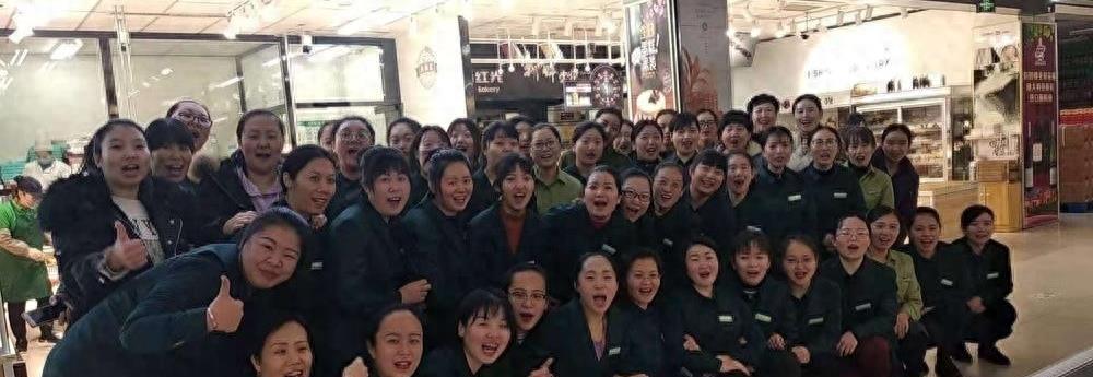 干尽傻事，却年入200亿！河北最“变态”超市，胖东来都服气