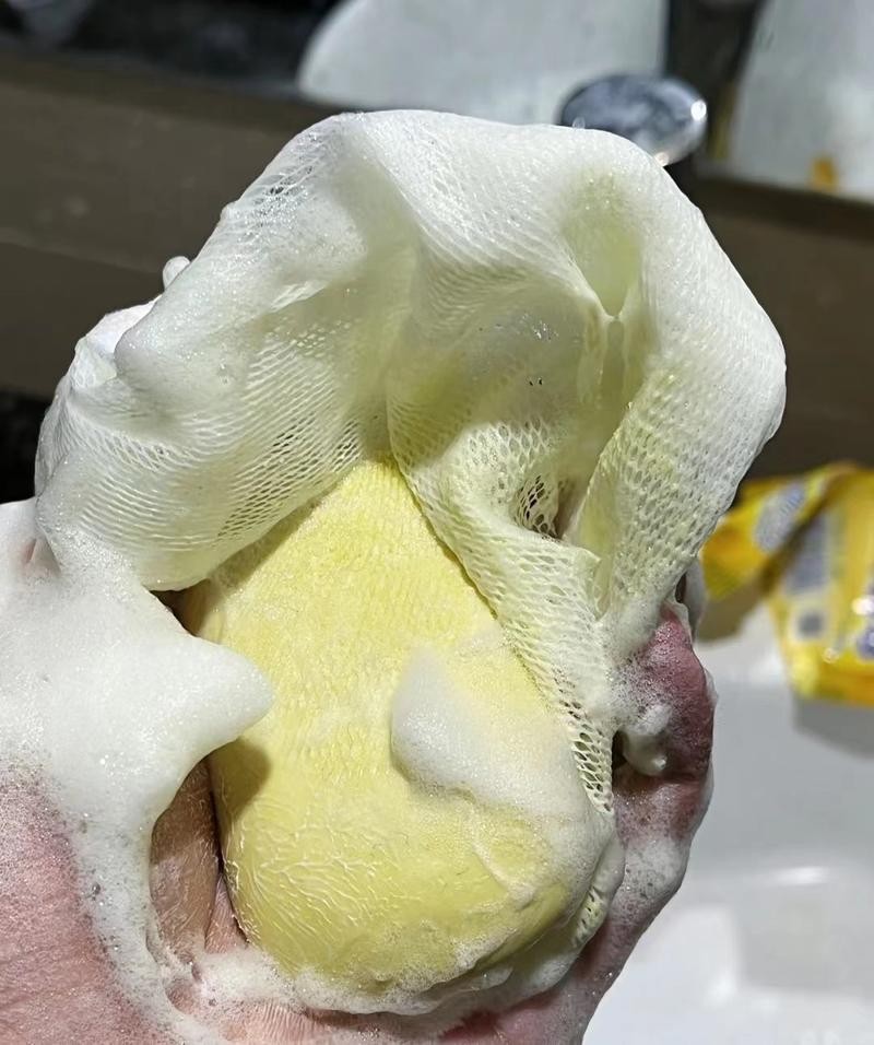 一女子坚持上海药皂洗头半年,一女子坚持硫磺皂洗头半年生发