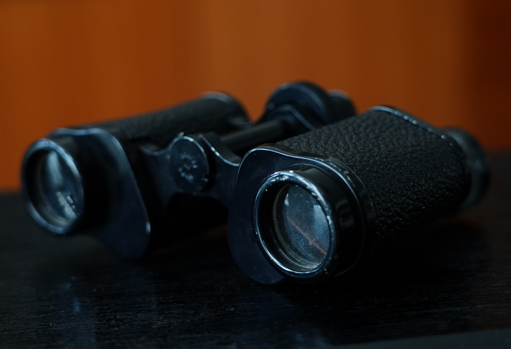 收藏了30年的望远镜,二战时期的军用高倍望远镜