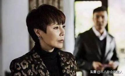 60岁吴刚脸肿僵硬，妻子下巴尖、苹果肌出戏，实力派动脸成败笔