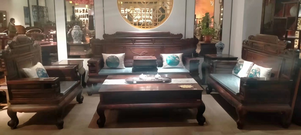 阔叶黄檀财源滚滚十一件套沙发,29800的阔叶黄檀沙发款式新奇