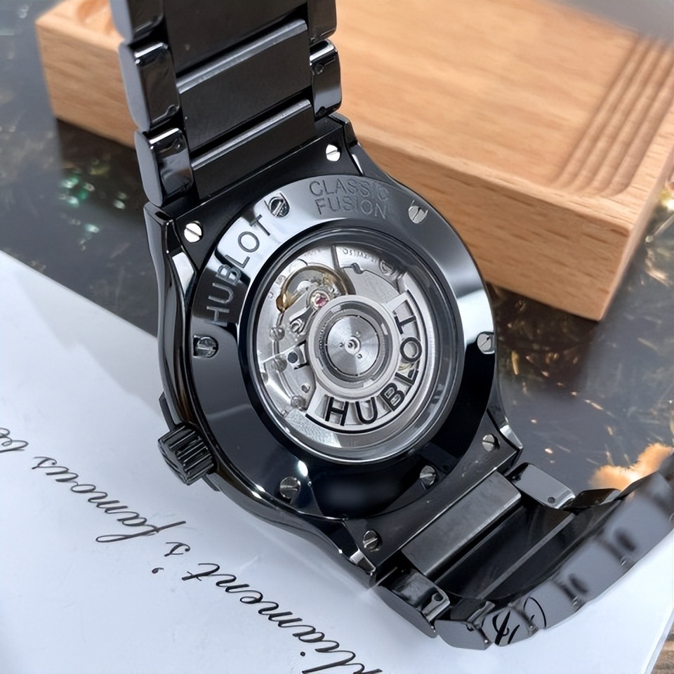 宇舶原装手表表带怎么拆下来 (宇舶手表表带卡扣怎么卸)