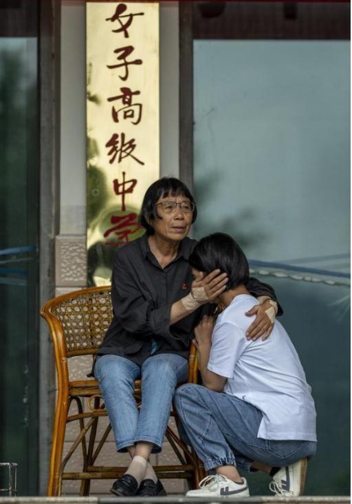 女校长张桂梅孩子都考清华北大吗,女高校长张桂梅连续12年送考