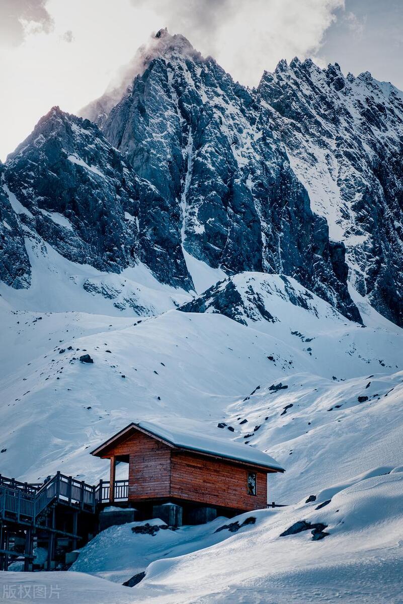 推荐一个省钱的云南旅游攻略,到云南昆明旅游必去的景点有哪些
