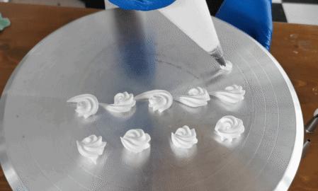 蛋糕渐变用什么裱花嘴,做蛋糕裱花嘴最实用的是哪种