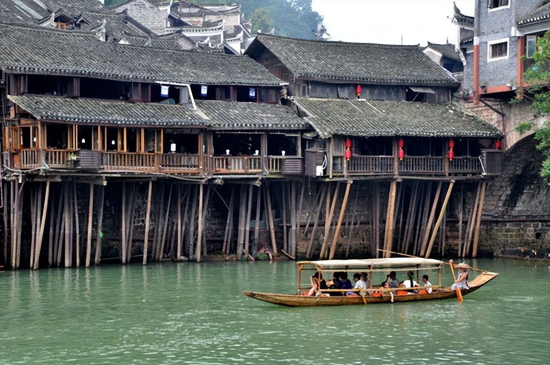 苗族古歌发源地是哪里,苗族文化有哪些古老的传统歌舞