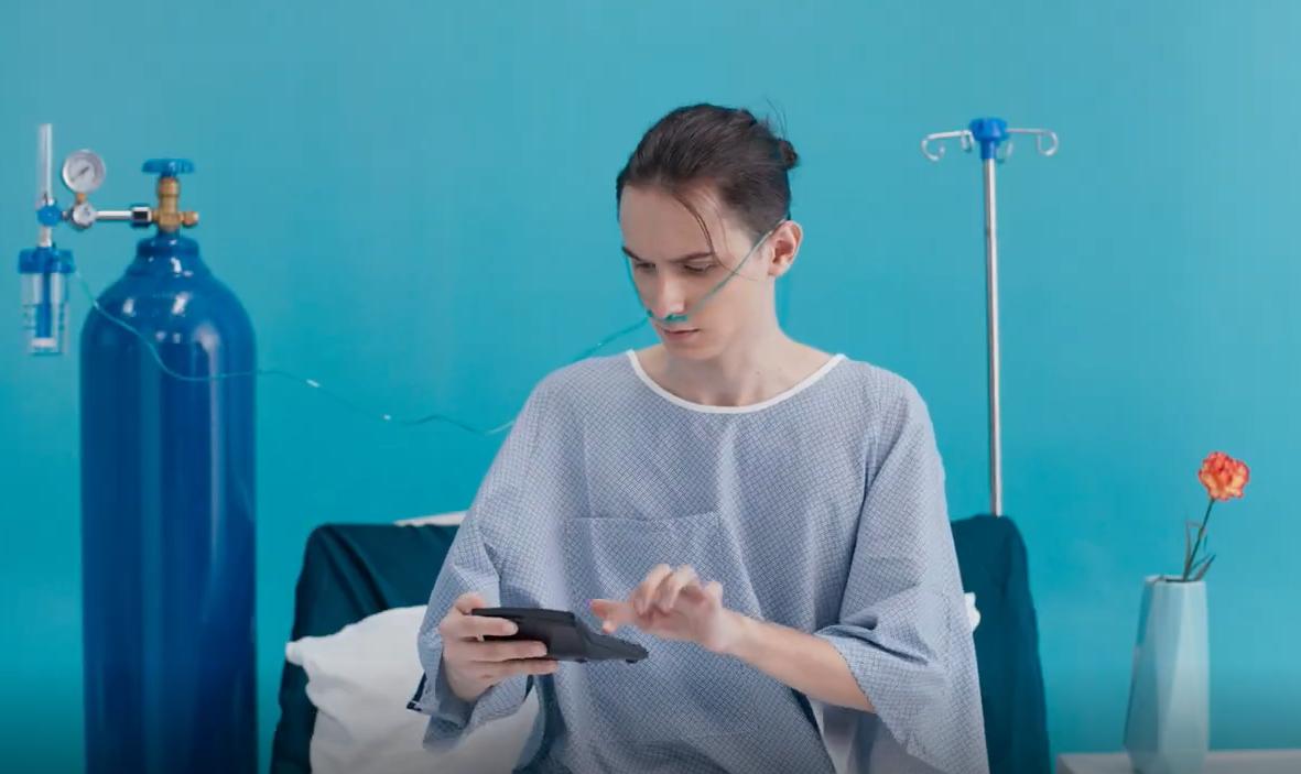 制氧机和氧气瓶哪个对患者好,吸氧用氧气瓶好还是买制氧机好