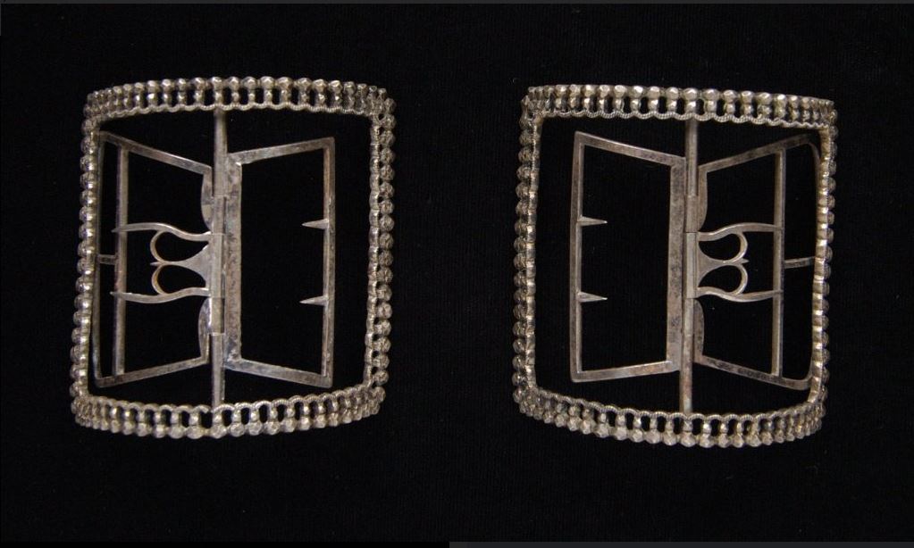 王公贵族的鞋扣，脚上也可以炫富