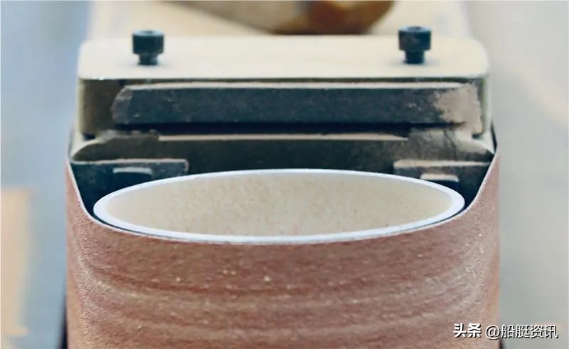 这家重生的造船商正在使用3d技术创造现代的红木经典游艇