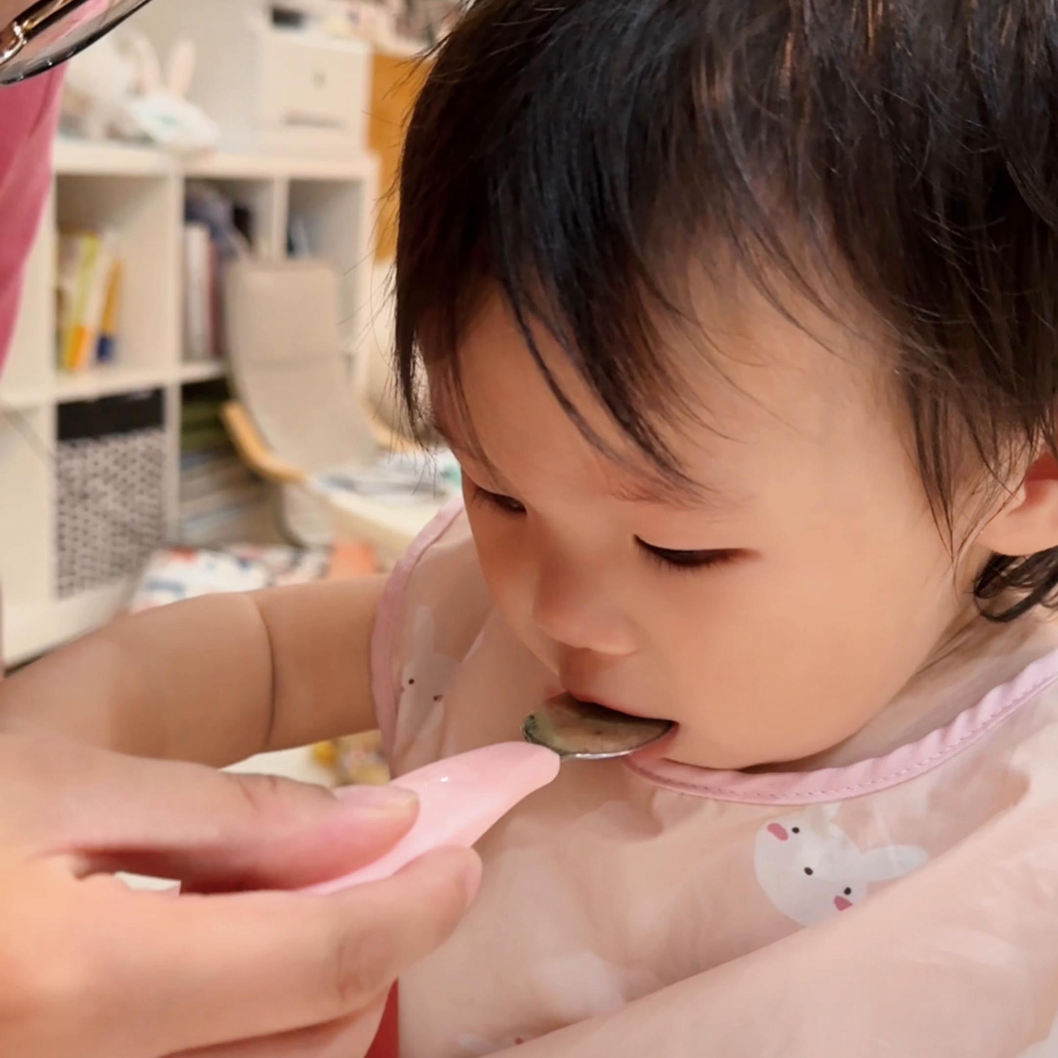 怎么判断宝宝山药过敏,宝宝吃完山药嘴边起红疹是过敏吗