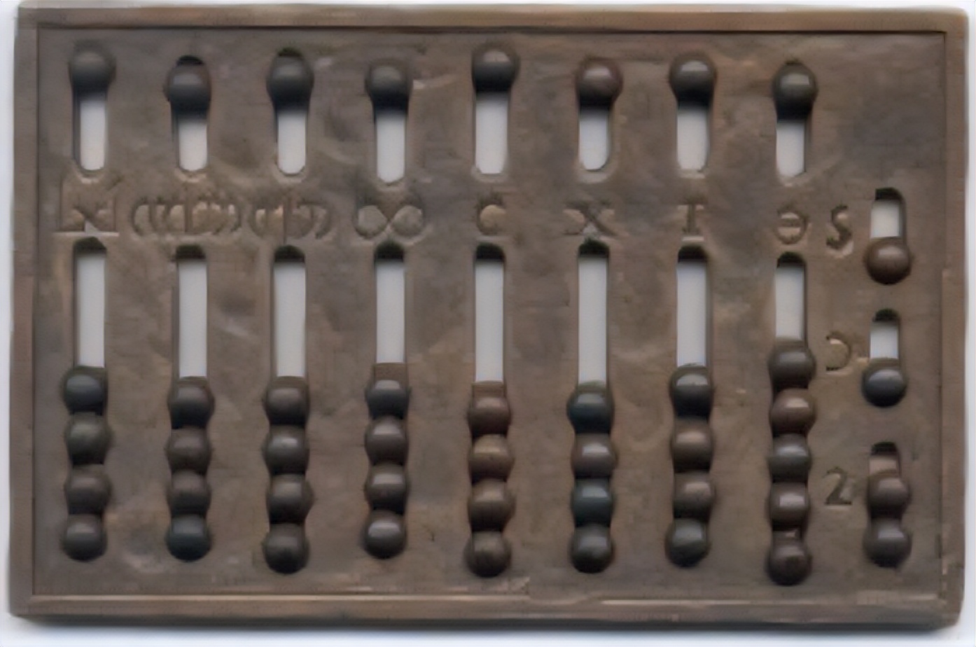 算盘其实就是古老的计算器,算盘是我国古老的计算工具