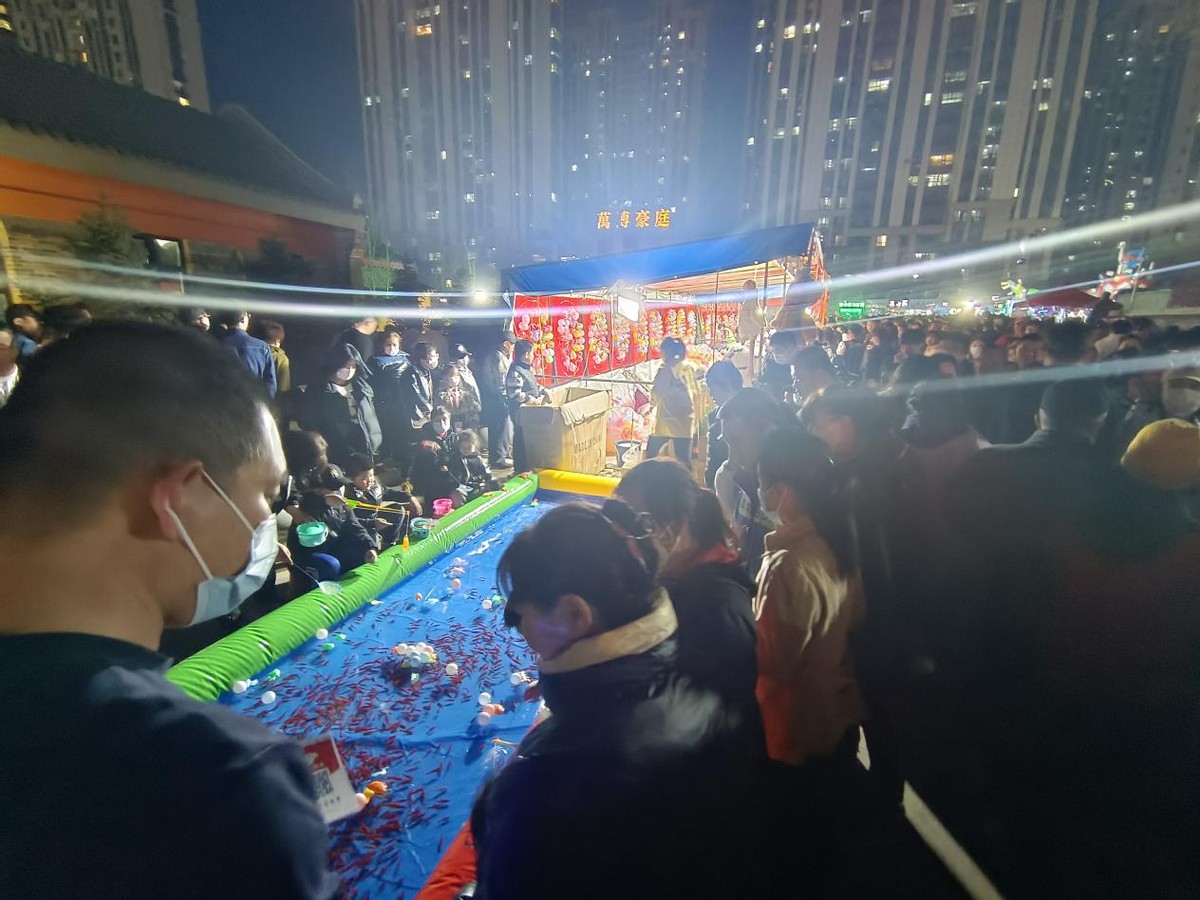 民俗演艺+琳琅美食古都的“夜经济”火起来了