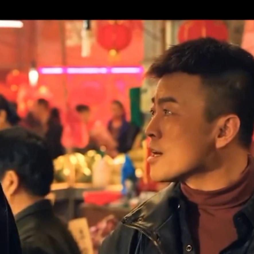 当一个人欺负你时叫欺凌，当一群人欺负你时叫声张正义，这...