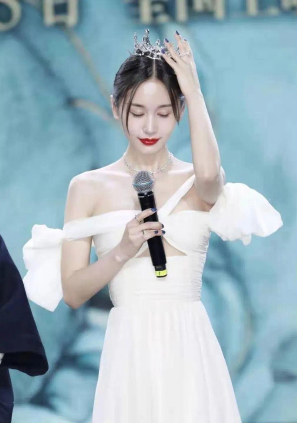 王子文郭敬明身高差,王子文和身高155的郭敬明同台