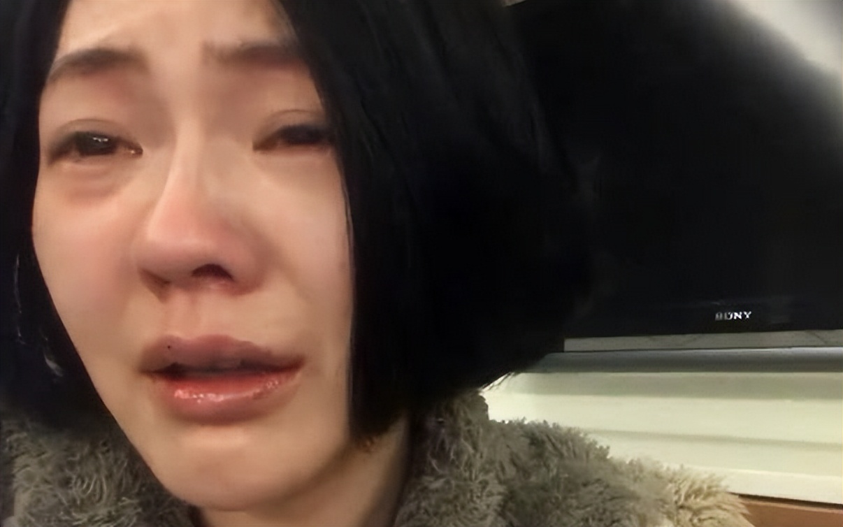 小S受大S牵连，黑历史被深扒，曾当众舔日本女星的脚