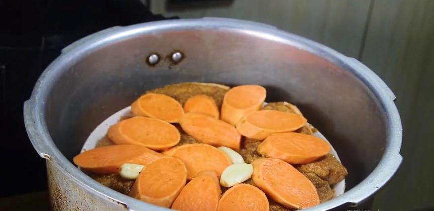 粉蒸肉怎么做好吃有诀窍,粉蒸肉好吃有诀窍试试这样做