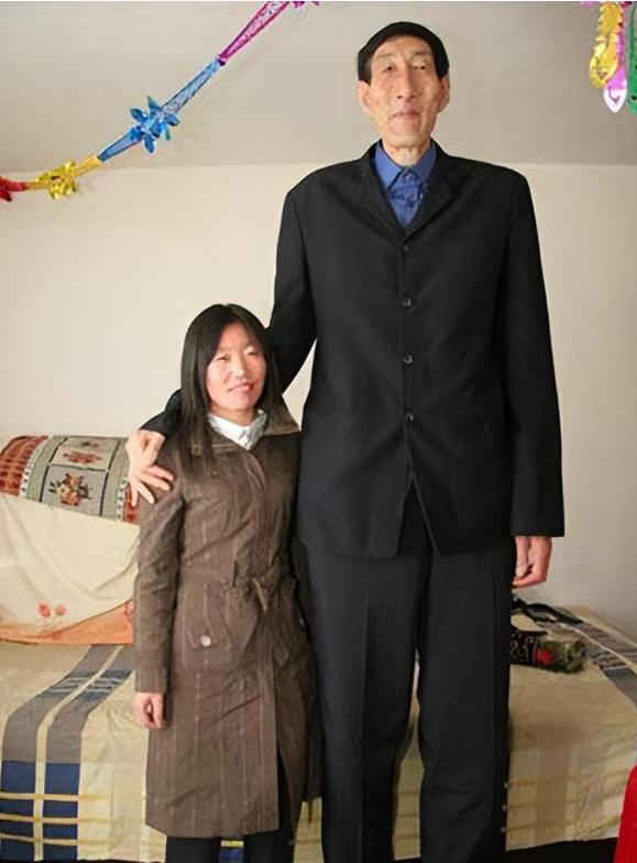 中国第一巨人鲍喜顺不听大夫劝告,中国第二巨人鲍喜顺身高