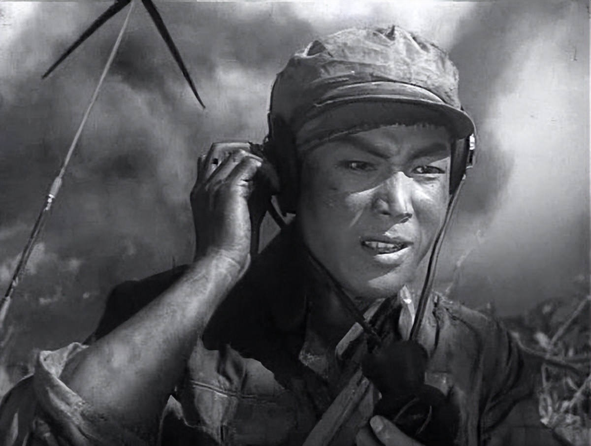 1952年,被美国报纸头条刊登为“杀人魔王”,仅一人杀敌120余名