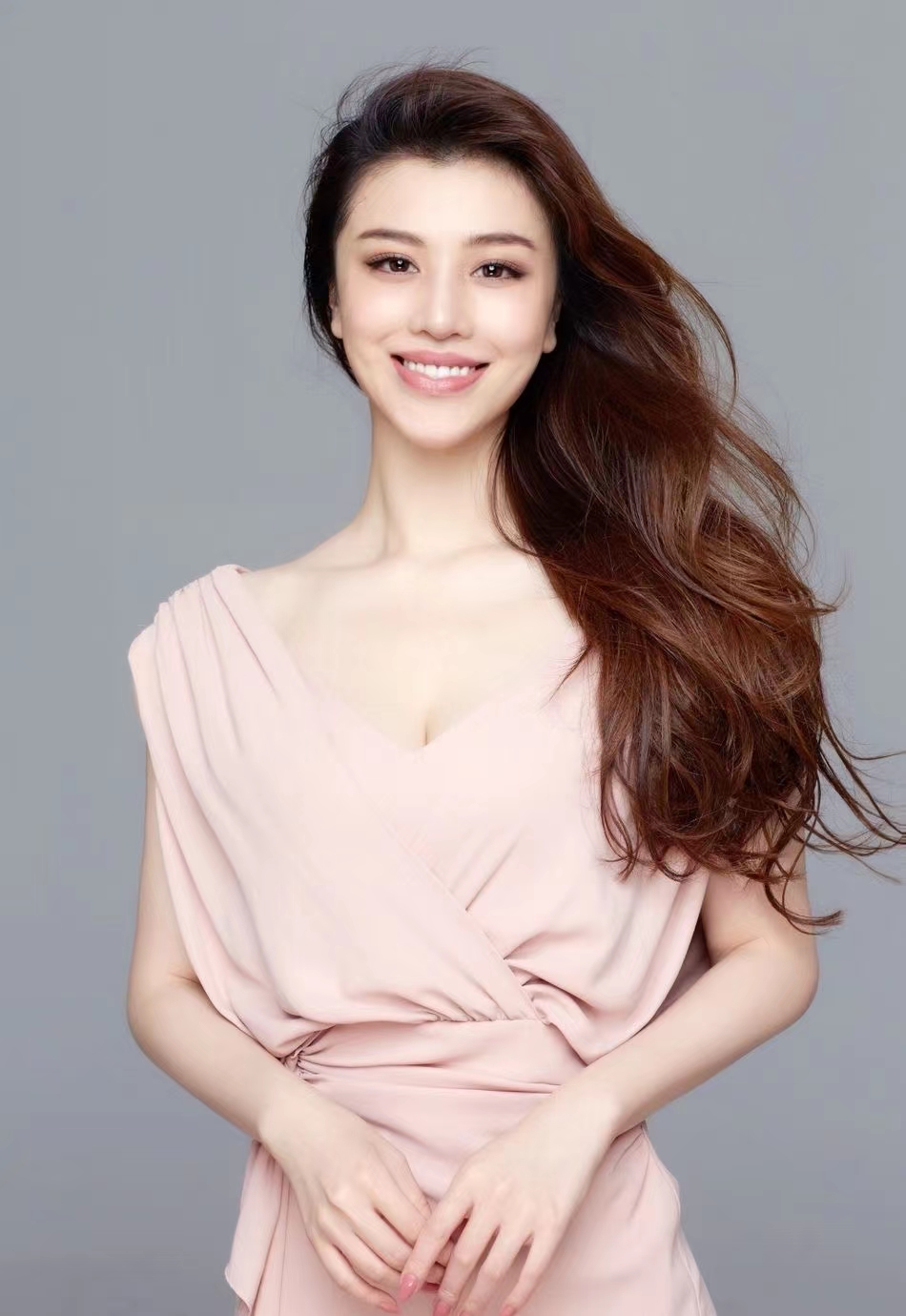 刘翔吴莎二婚照片,刘翔老婆吴莎工作单位