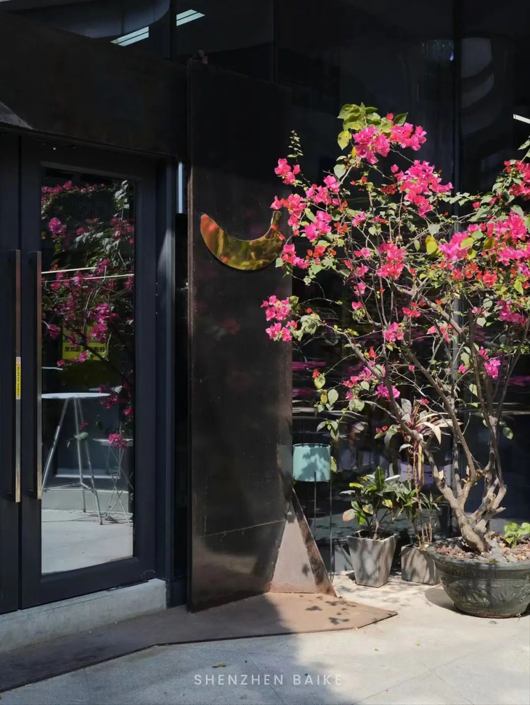 没想到这个设计公社里，还藏了个“小欧洲”和“魔法阵”——