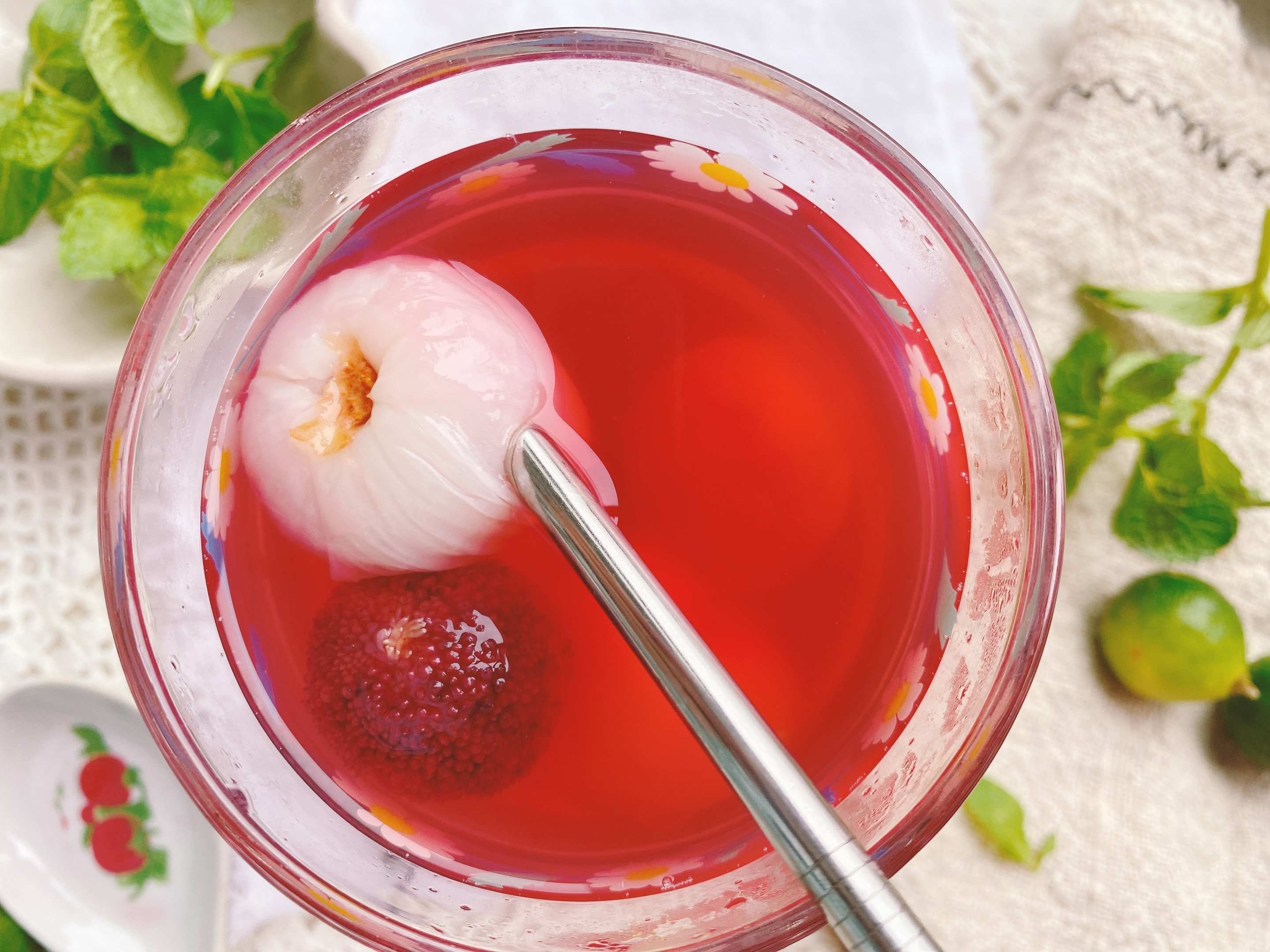 推荐一款夏日水果茶酸酸甜甜,适合夏天喝的解暑果肉茶