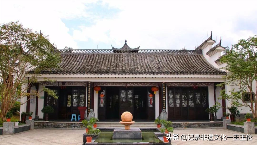 贵州唯一的一座千年古城，曾是古且兰国故地，被列为全国重点*物文**