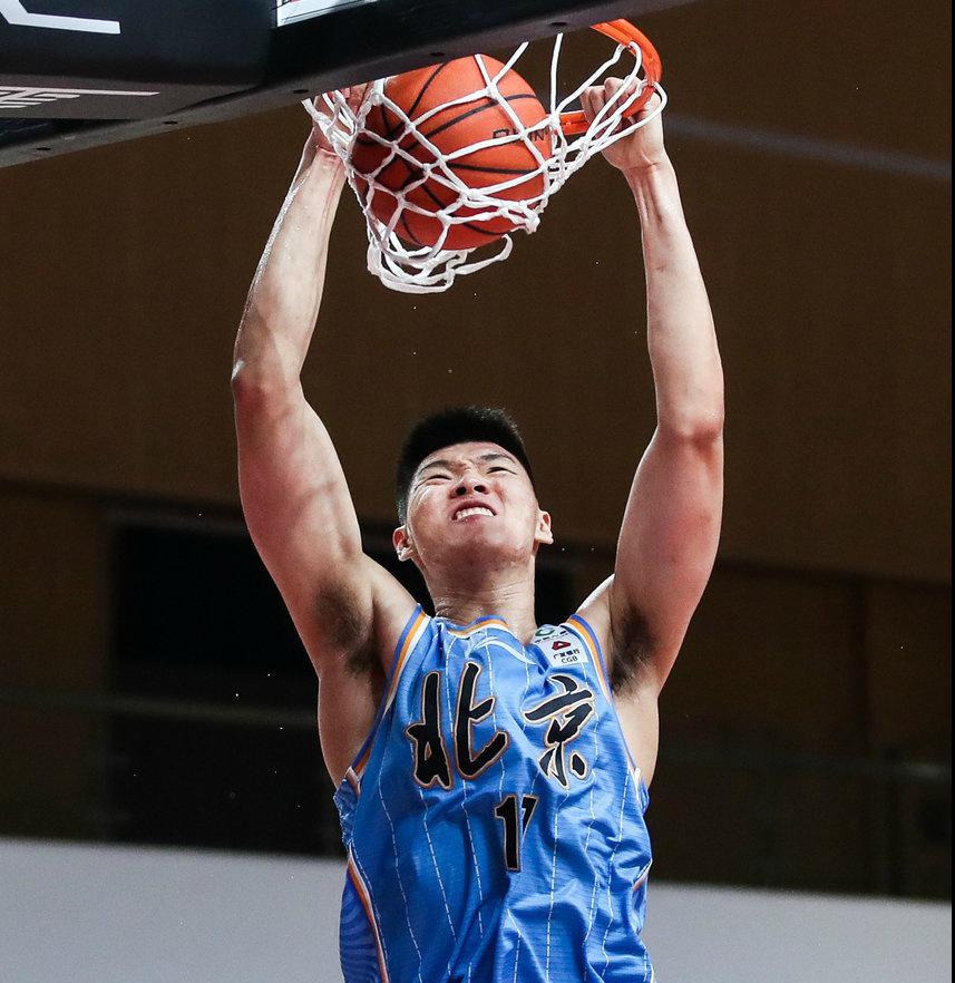 cba易建联韩德君对位,韩德君cba十佳球