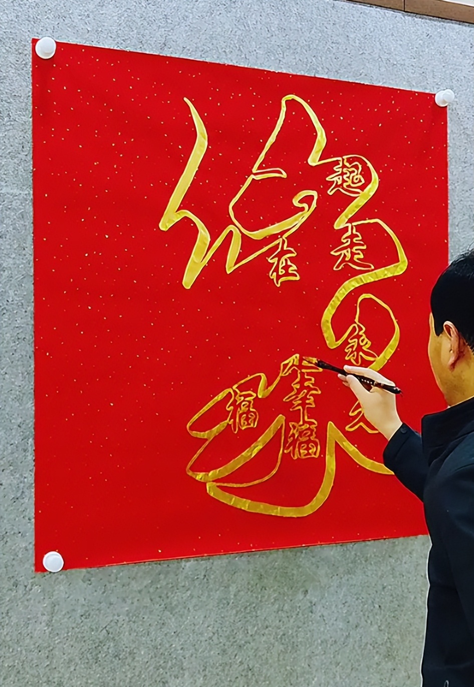 怪笔大叔倒写书法,怪笔大叔一笔倒写书法点评