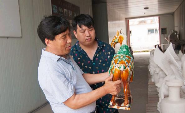 河南一老人带村民造假,河南老汉带领全村造假