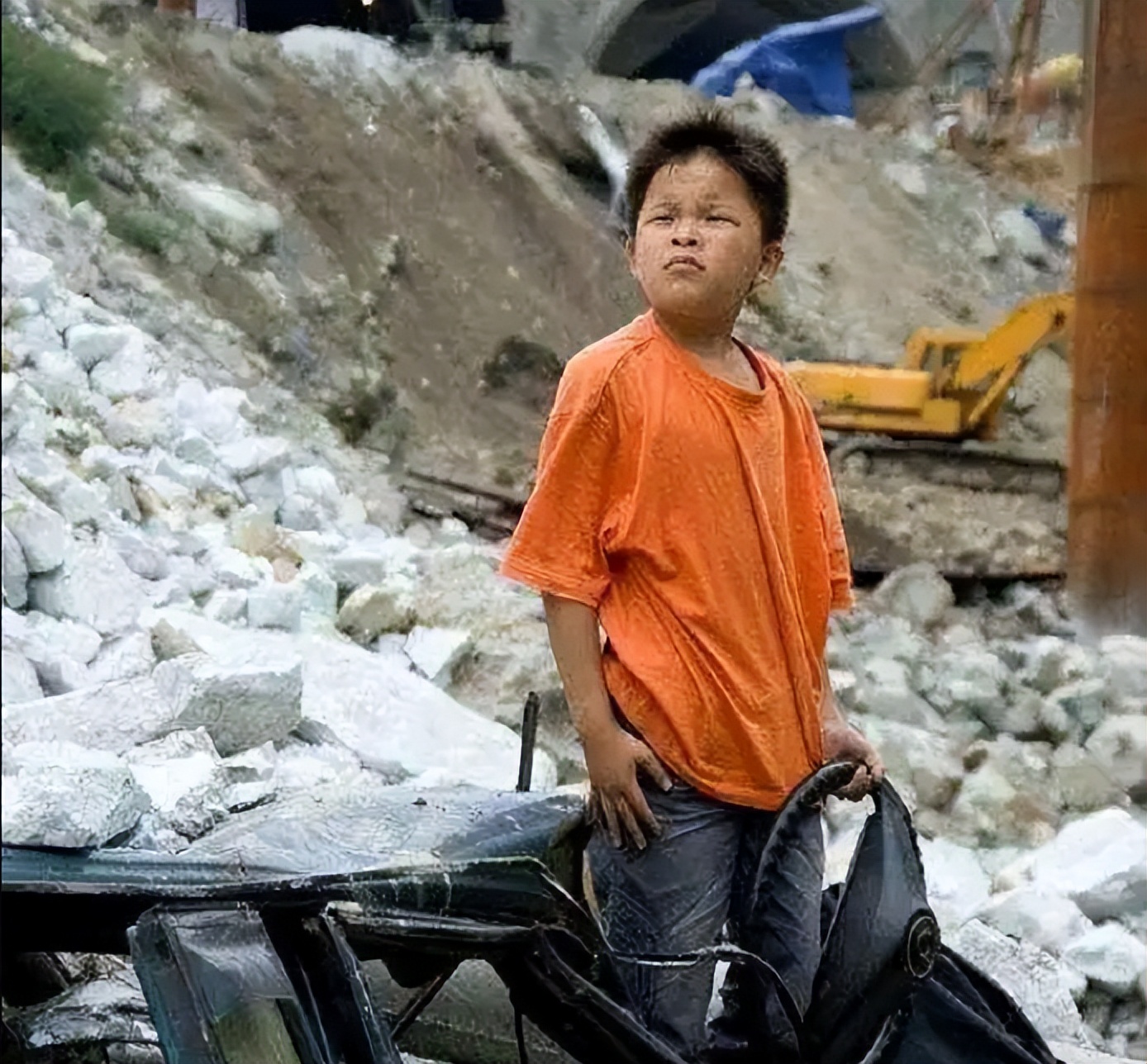汶川地震中小男孩林浩现在怎么样,2008年汶川地震小英雄林浩今何在
