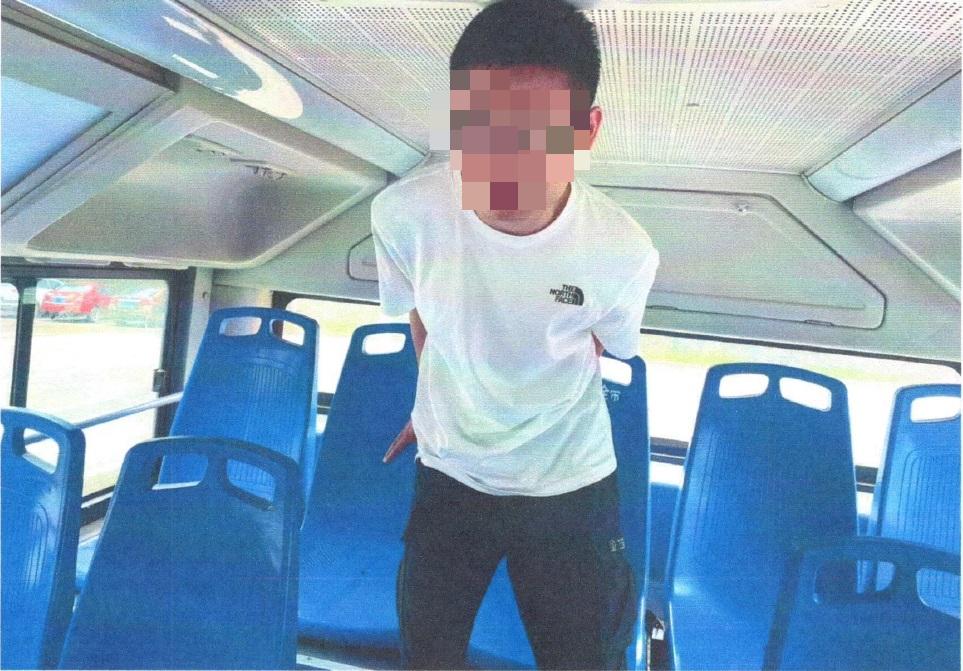 可耻！27岁男子公交车上猥亵小学生10分钟！