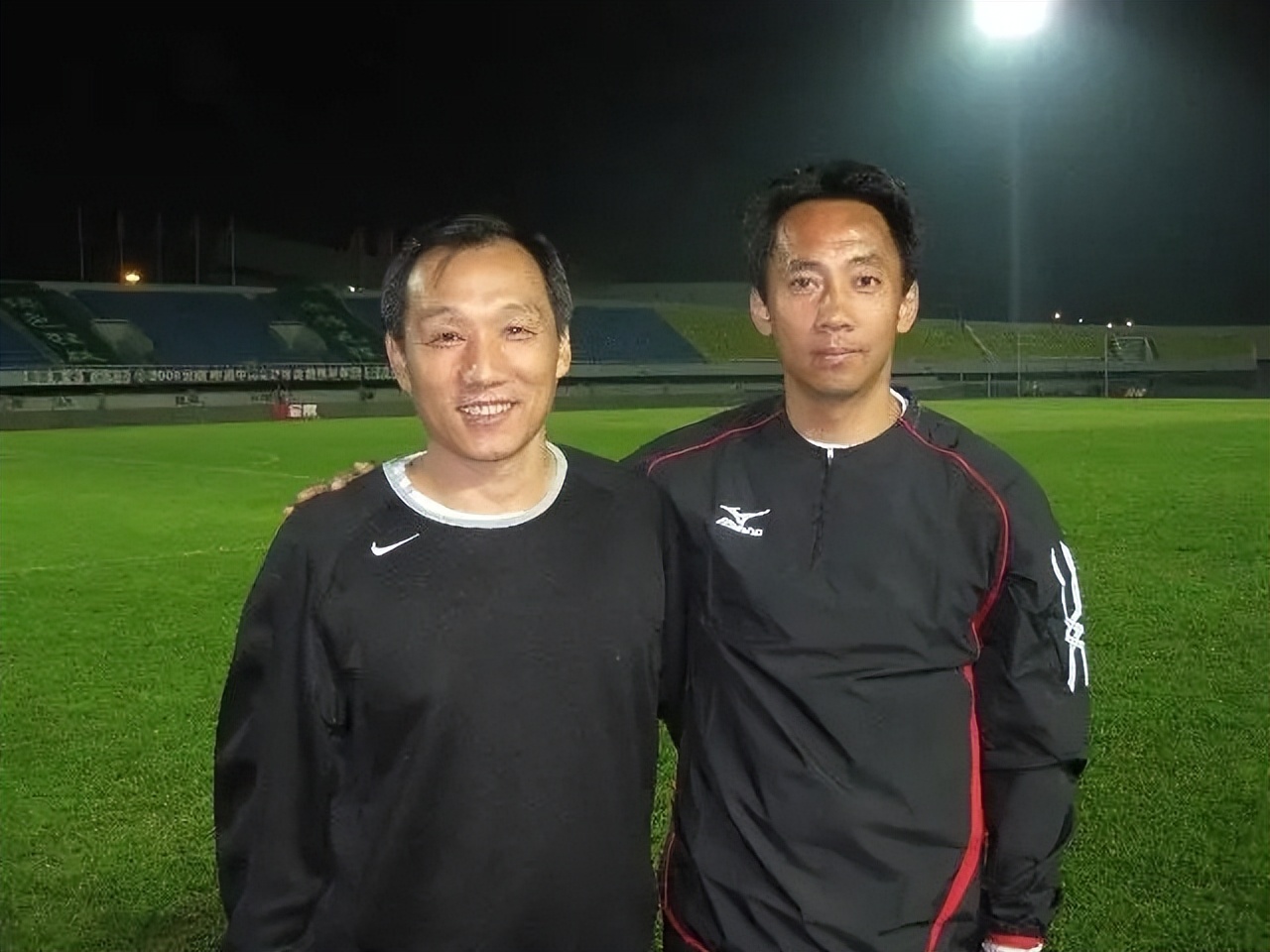 前国脚孙贤禄和贝利互换球衣,孙贤禄最新消息