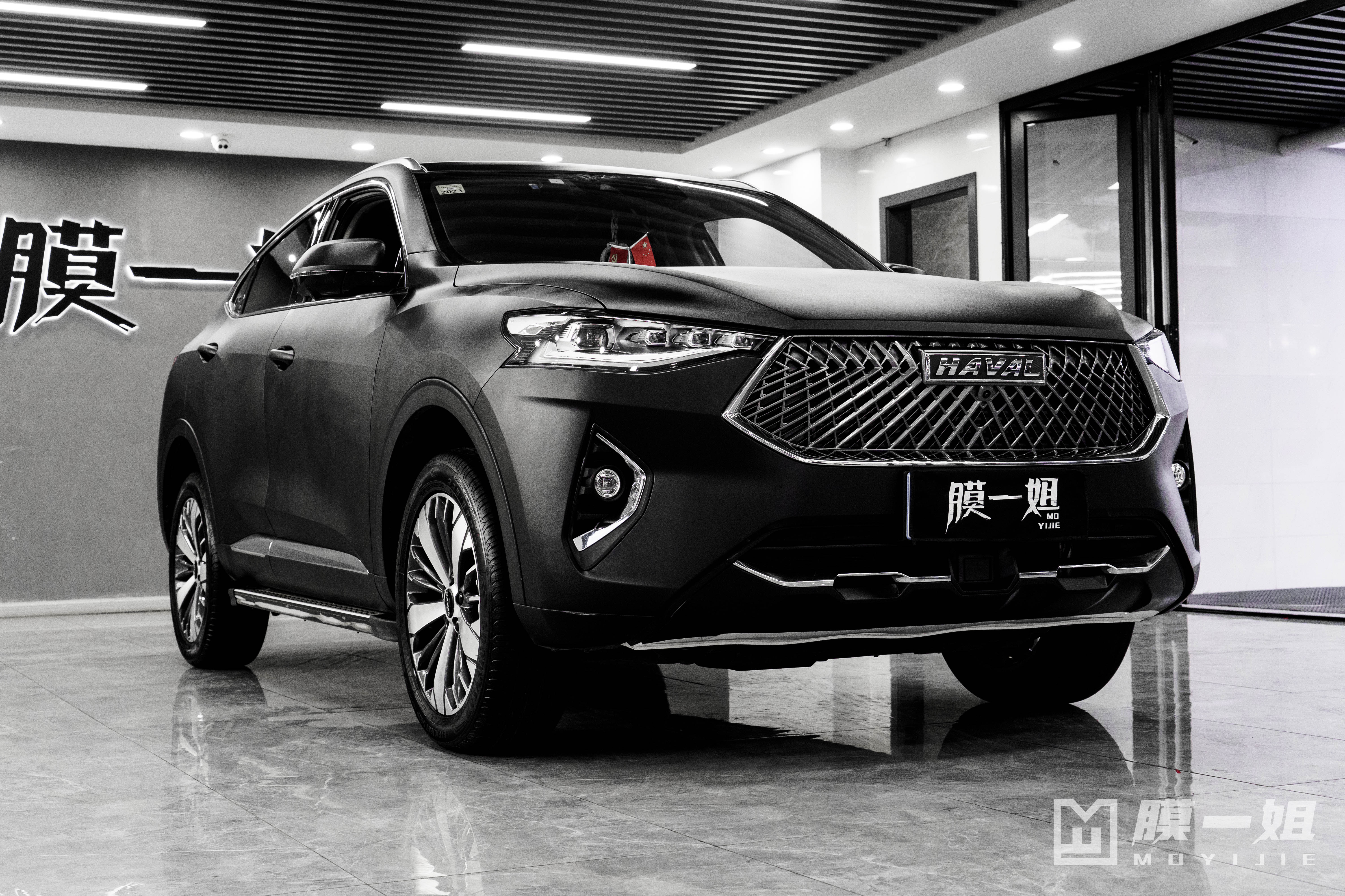 白色哈弗f7x改色膜黑白渐变,哈弗f7x黑武士改装什么颜色好看